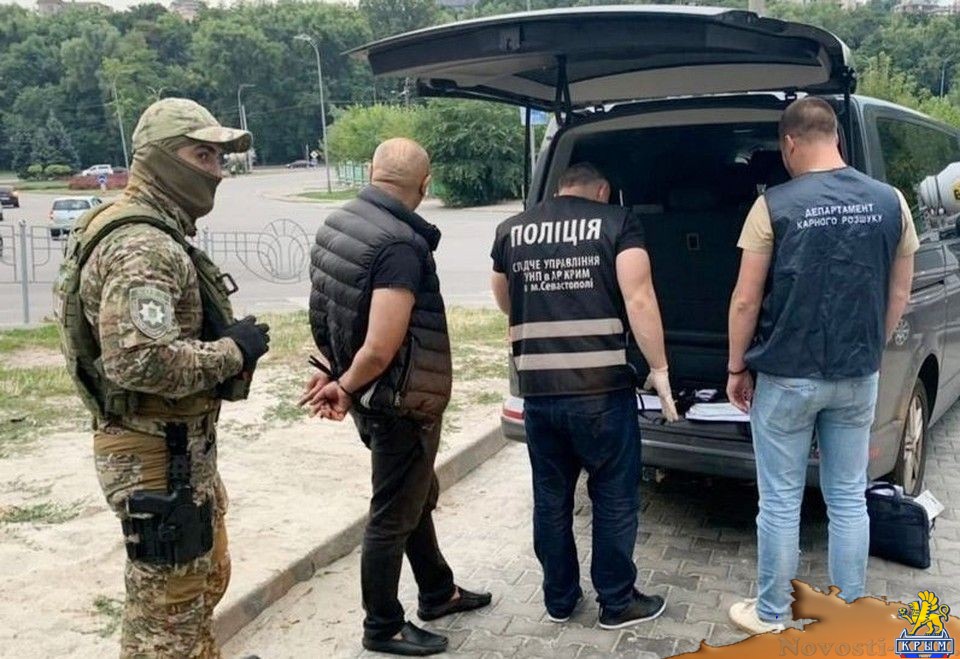 Иностранцы пытались вывезти на Украину через Крым фальшивые доллары - «Происшествия»