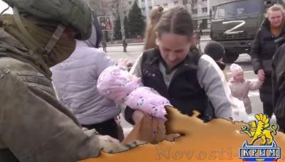 Российские военные помогают херсонским матерям и старикам (ВИДЕО) - «Общество Крыма»