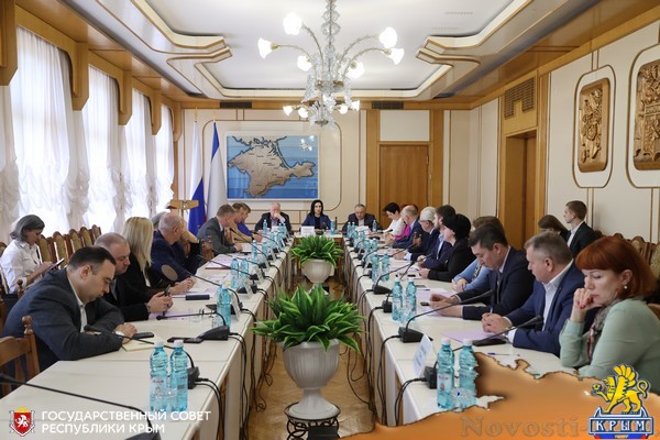 В крымском парламенте обсудили состояние и перспективы развития кадрового потенциала промышленного комплекса - «Новости Государственного Совета Крыма»