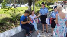 Судебные приставы Крыма поздравили граждан с Днем Государственного Флага - «Новости Судебных Приставов»