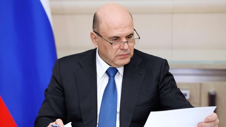Мишустин потребовал следить за поставками необходимых товаров в Крым - «Политика»