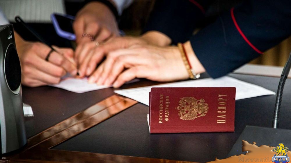 Французы в Крыму откровенно рассказали, почему хотят гражданство России - «Политика»