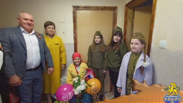 Алла Пономаренко поздравила детей войны Джанкойского района с Днём Победы - «Новости Государственного Совета Крыма»