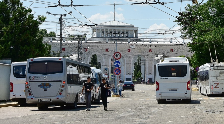 Движение автобусов по маршруту Геническ – Симферополь возобновлено - «Возвращение в Россию»