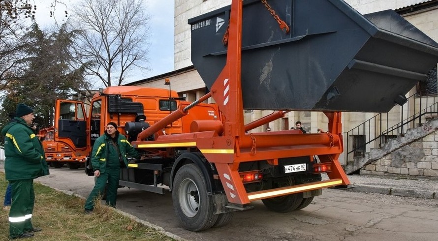 «Крымэкоресурсы» оказывает услуги по вывозу строительных отходов - «Возвращение в Россию»