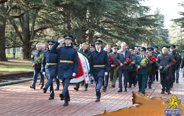 В Симферополе почтили память солдат, погибших за свободу Родины - «Новости Государственного Совета Крыма»