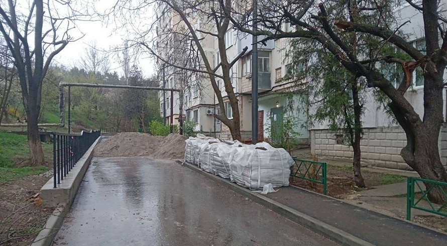 Восстановить свет в симферопольской многоэтажке после пожара помешал строймусор - «Возвращение в Россию»