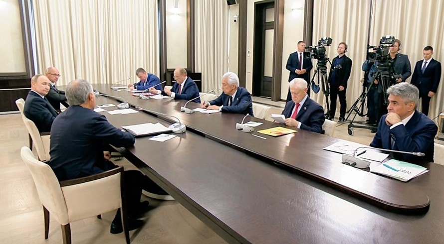 Владимир Путин одобрил предложение партии «Новые люди» привлекать ветеранов СВО к борьбе с нелегальной миграцией - «Политика Крыма»