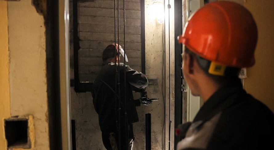 Почти 240 лифтов заменили в крымских многоэтажках - «Культура Крыма»