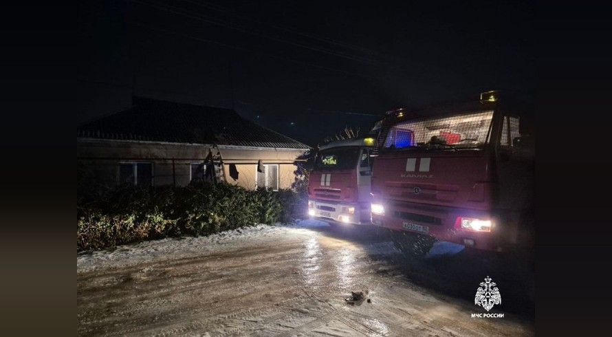 Двое человек погибли при пожаре в жилом доме в Сакском районе - «Политика Крыма»