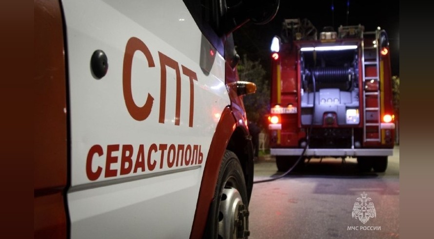 Пожарные ликвидируют крупное возгорание на улице Кряжева в Севастополе - «Культура Крыма»