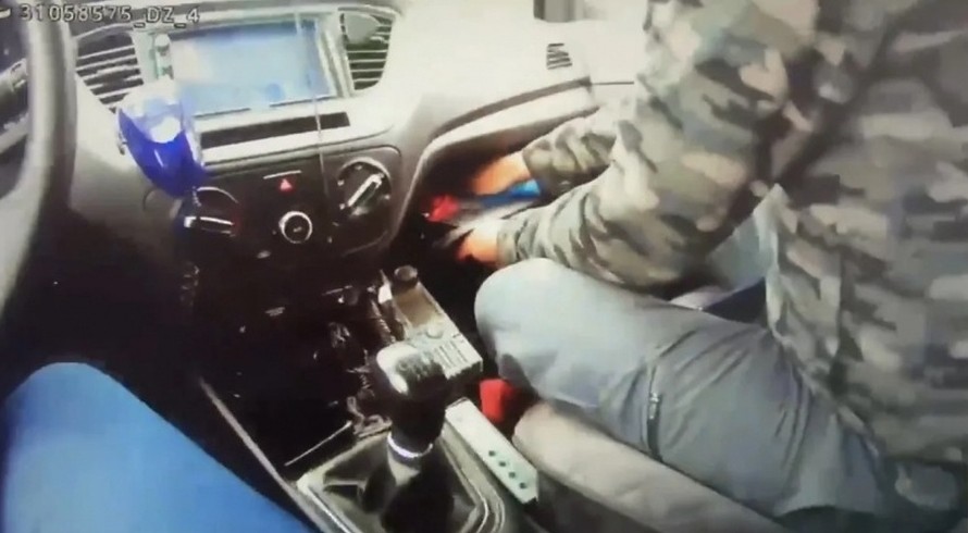 Водитель без документов пытался дать взятку инспекторам в Бахчисарайском районе - «Политика Крыма»