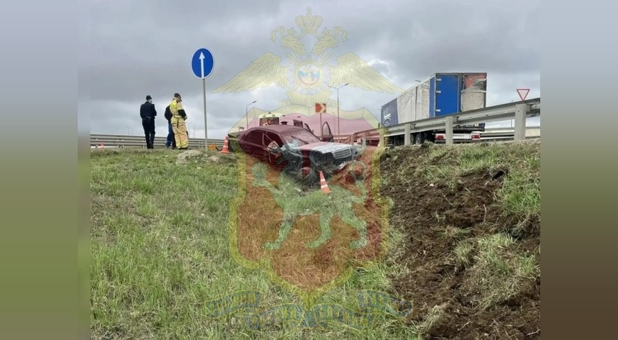 Под Симферополем перевернулся Mercedes. Есть погибший - «Общество Крыма»